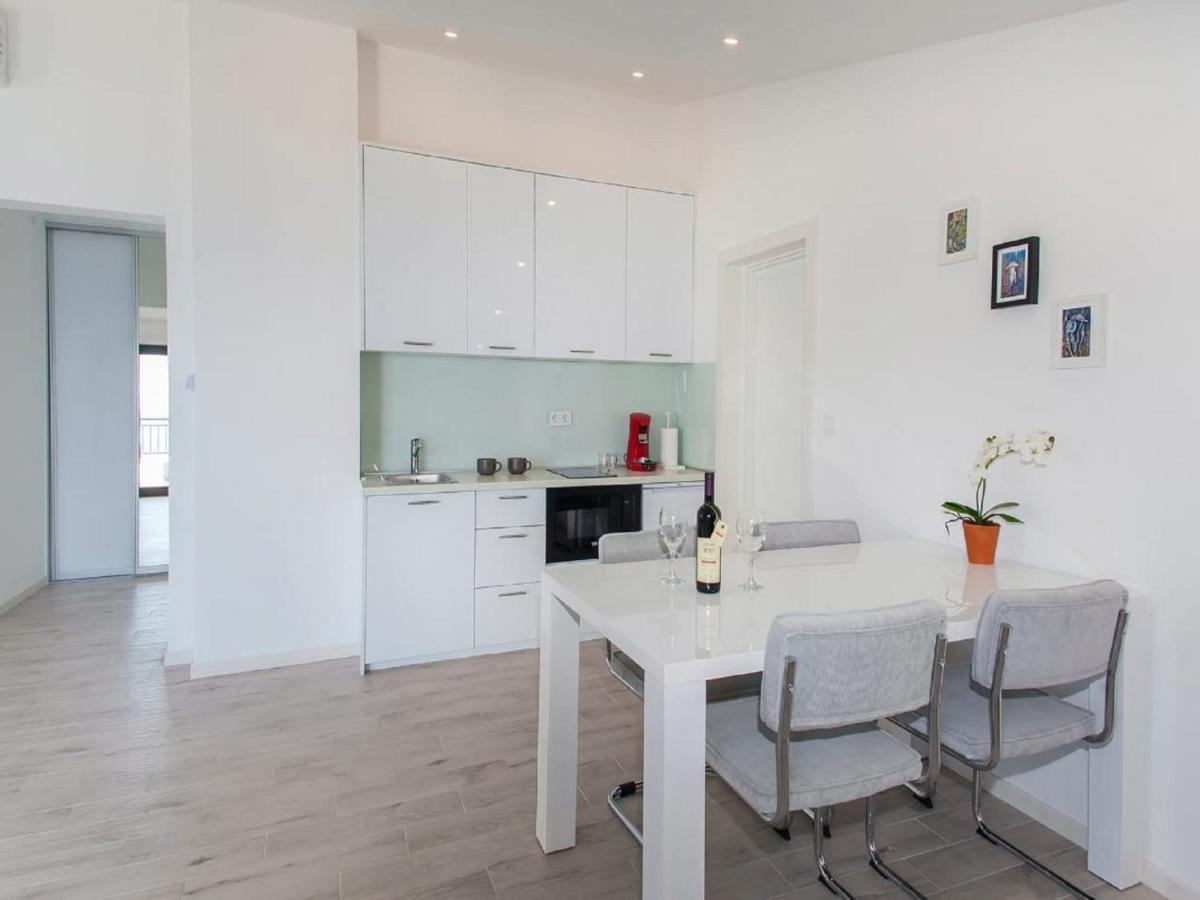 Mona 2 Apartment Budva