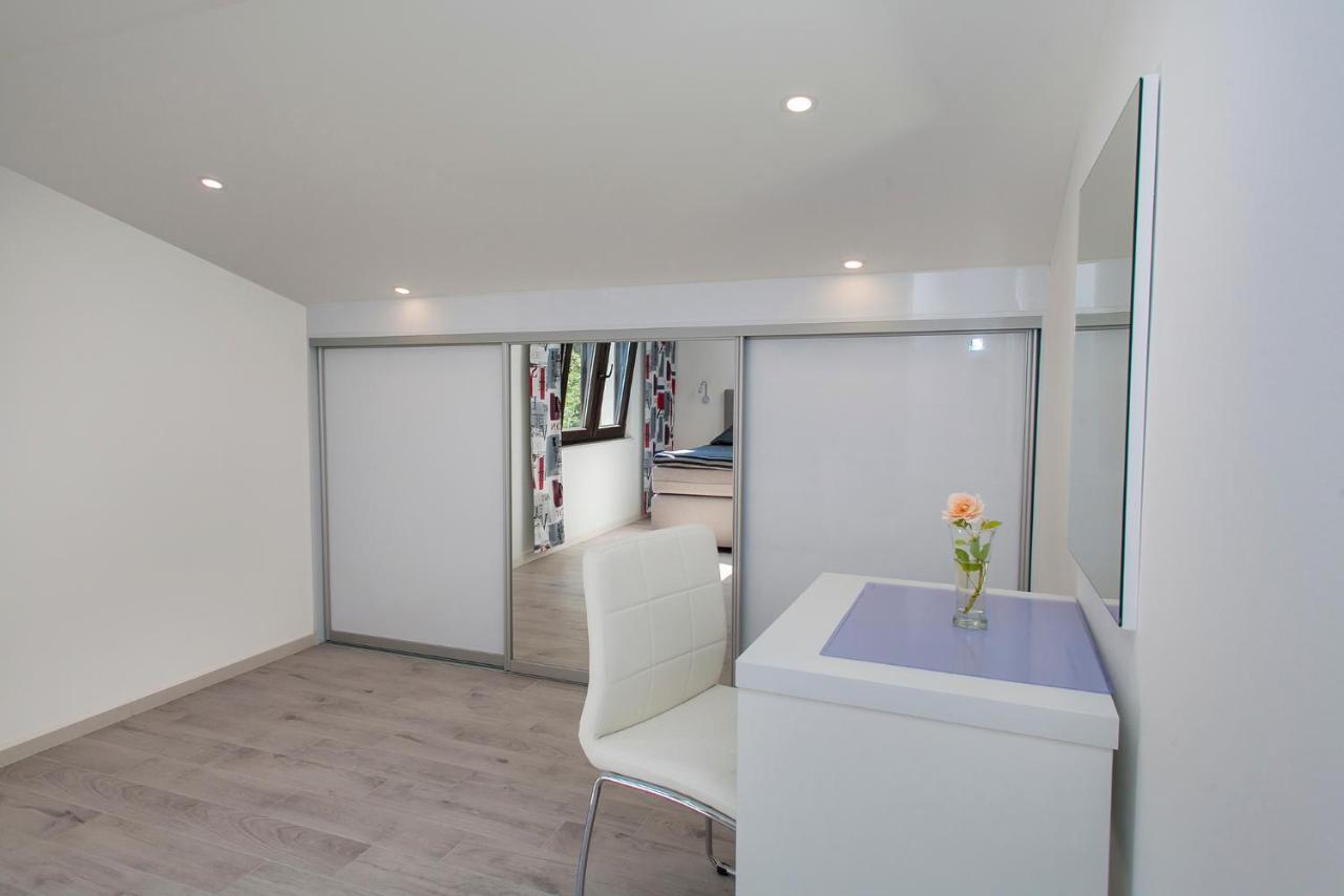 Mona 2 Apartment Budva