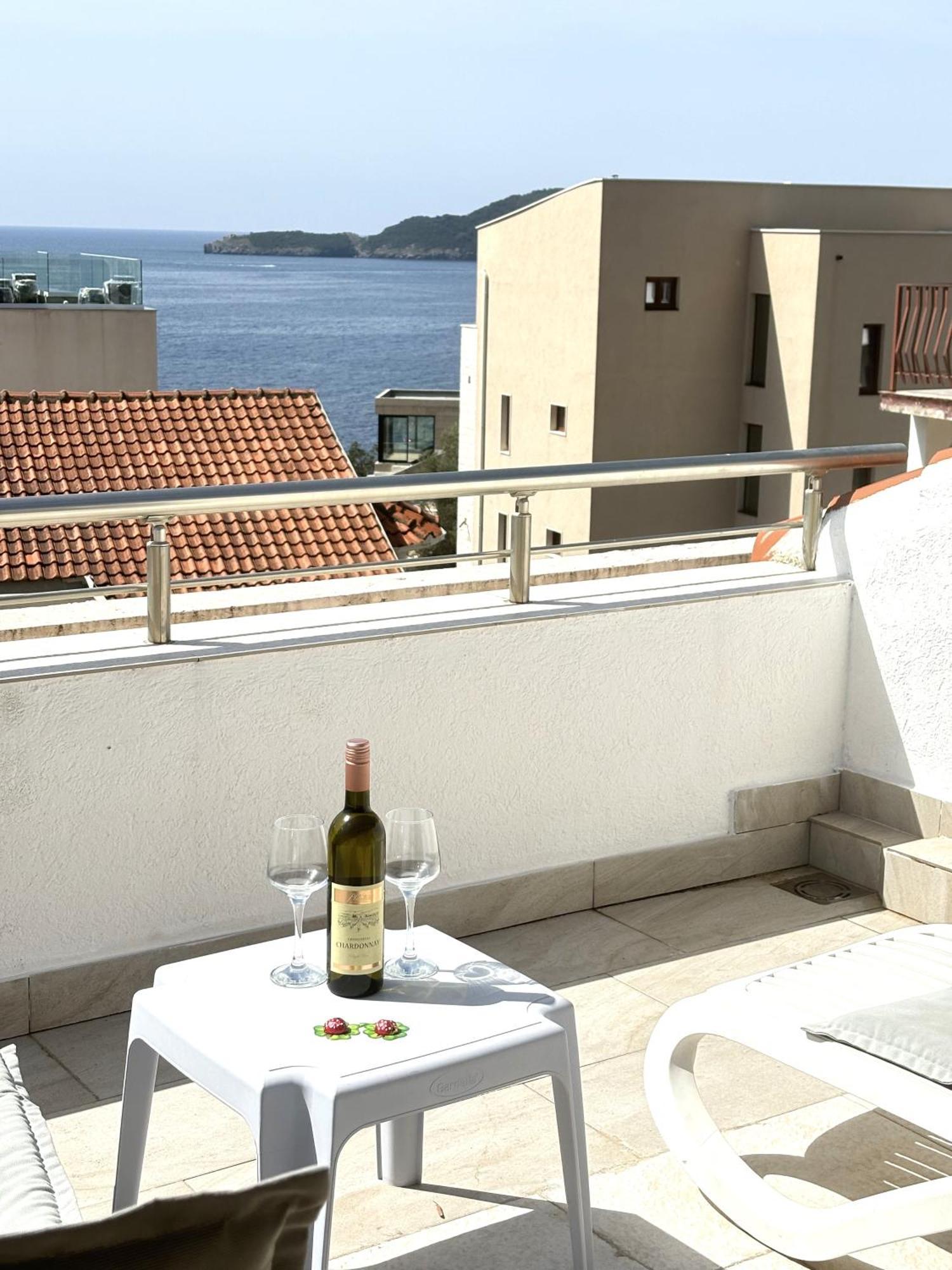 Mona 2 Apartment Budva